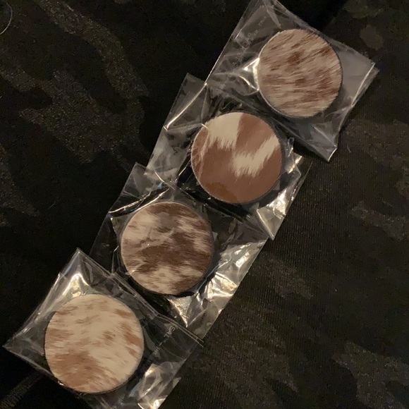 Myra Brown and white hairon phone socket, new - Picture 6 of 6